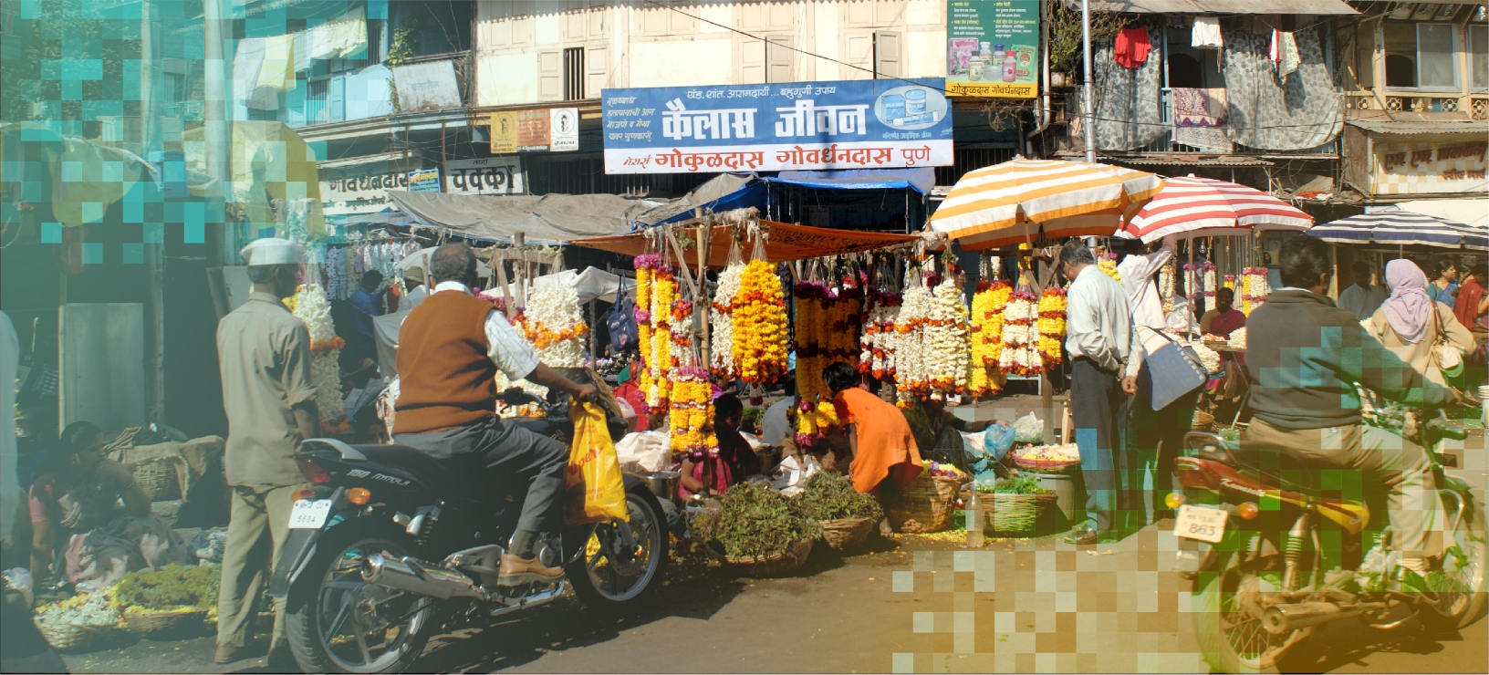 busy Indian street corner